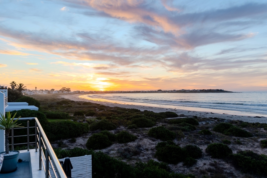 5 Bedroom Property for Sale in Golden Mile Western Cape